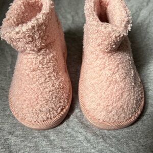 BearPaw Soft Pink Fleece Baby Booties